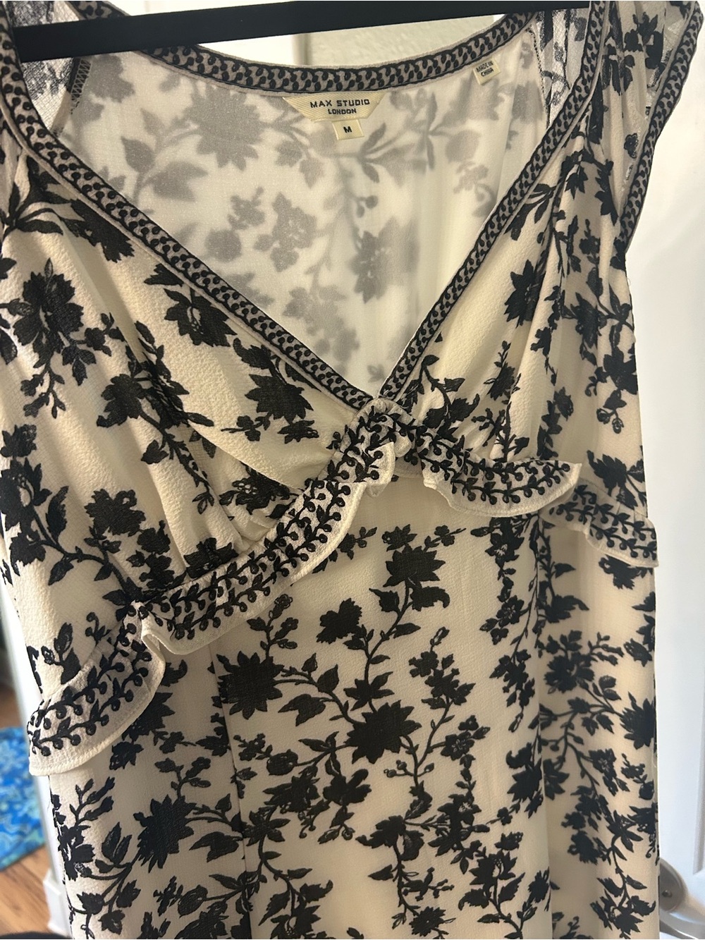 Max Studio Black and White Floral V-Neck Maxi Dress - Picture 7 of 7